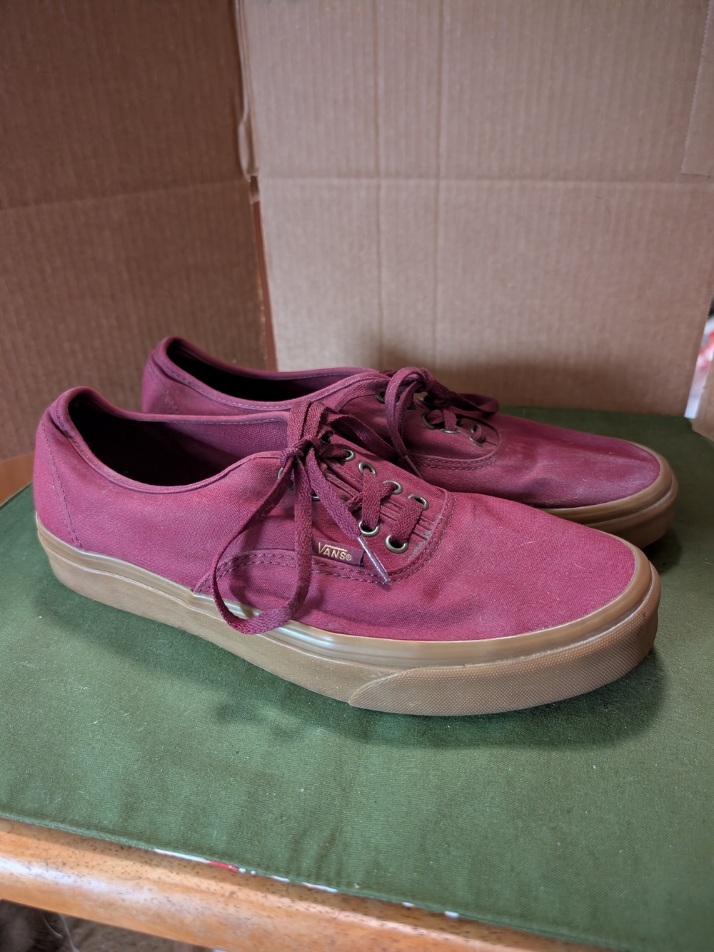 Vans Men/Women Authentic Low Top Sneakers in Burgundy